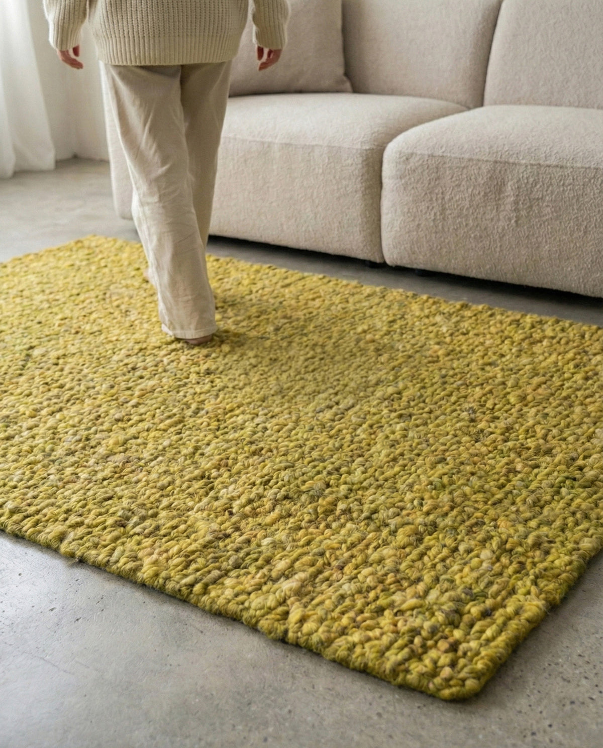CUS24-26 GN wool rug