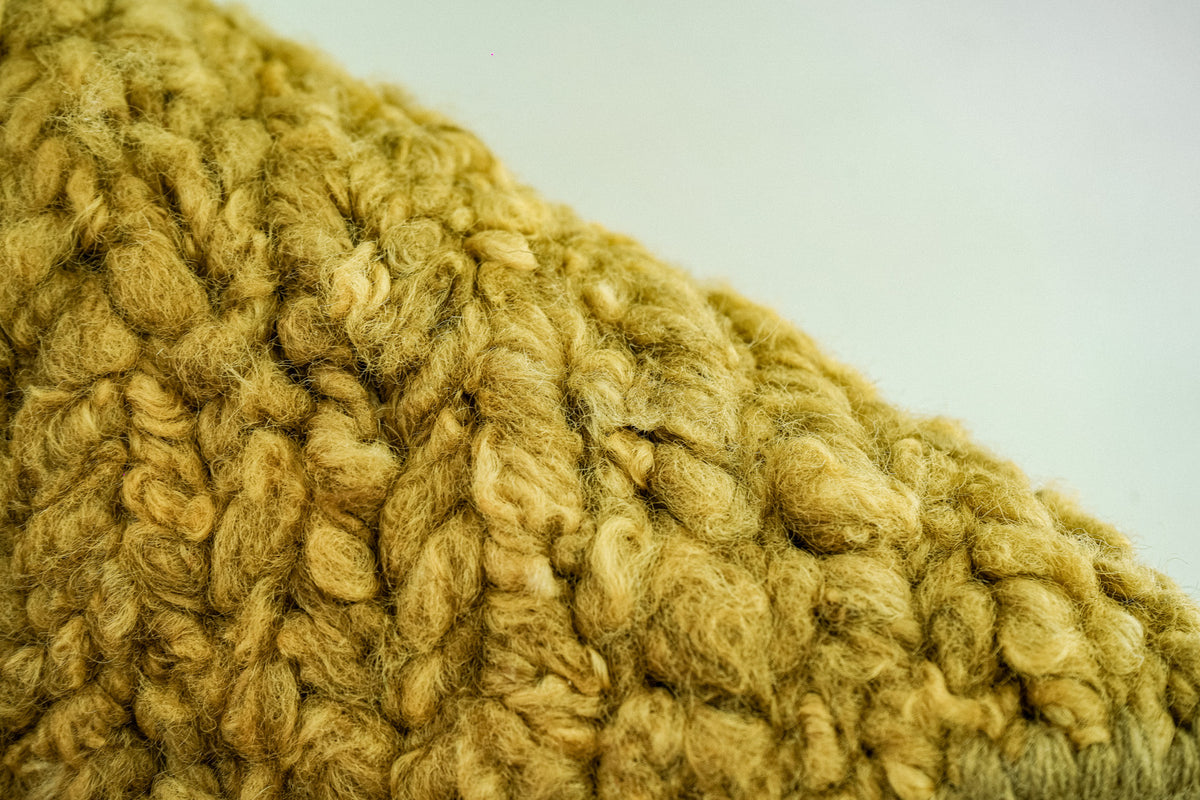 CUS24-26 GN wool rug