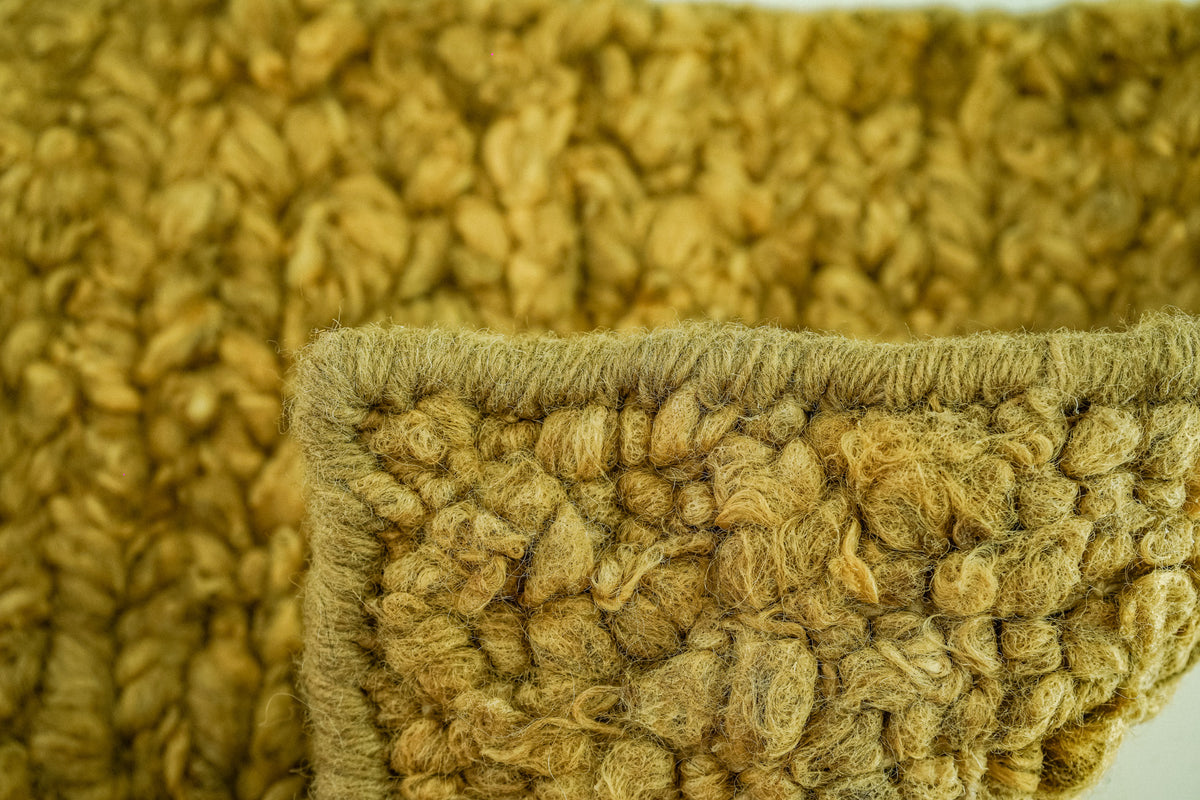 CUS24-26 GN wool rug