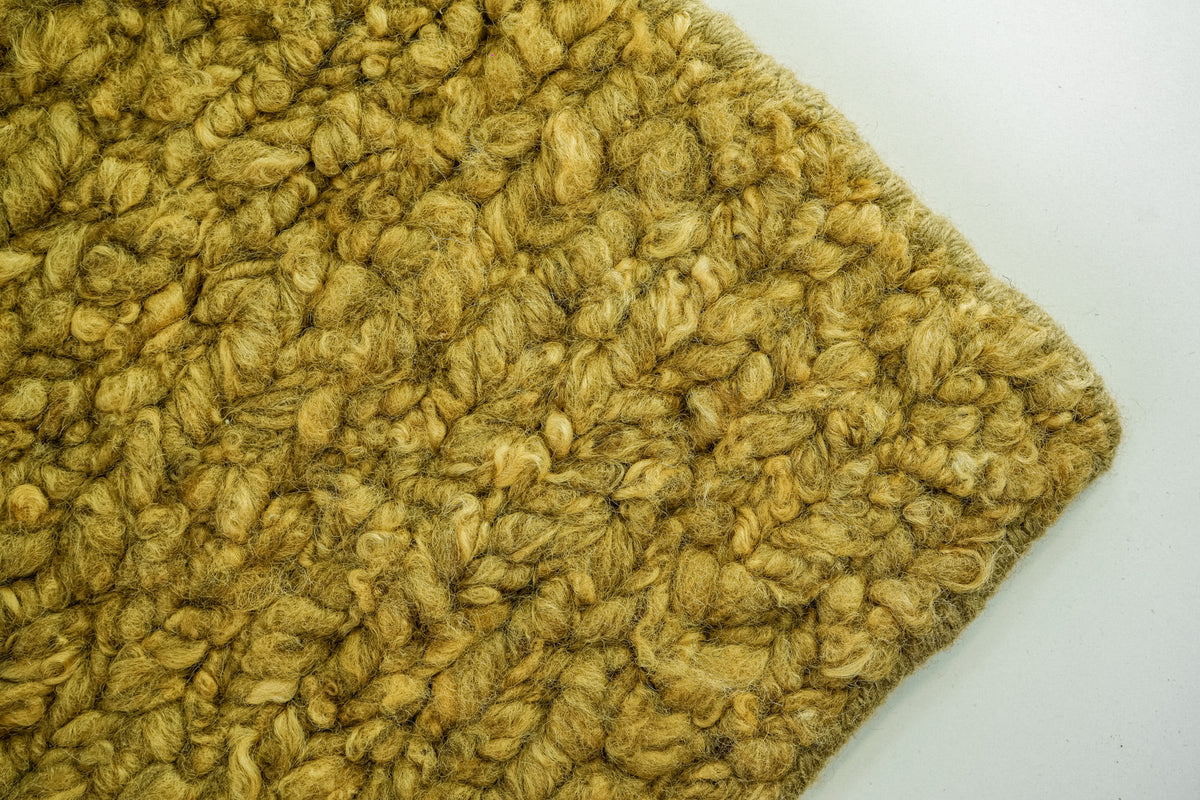 CUS24-26 GN wool rug