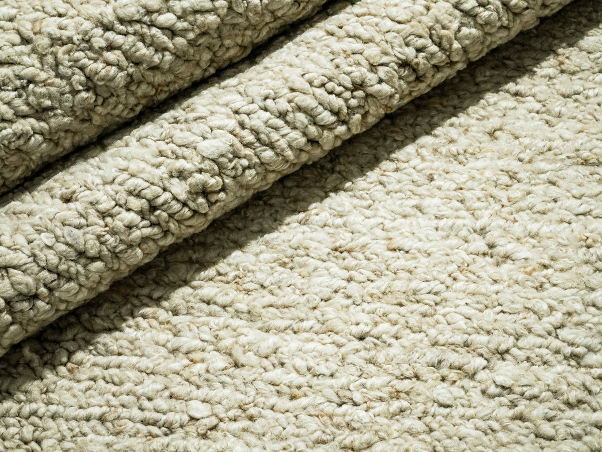 CUS24-26 BG wool rug