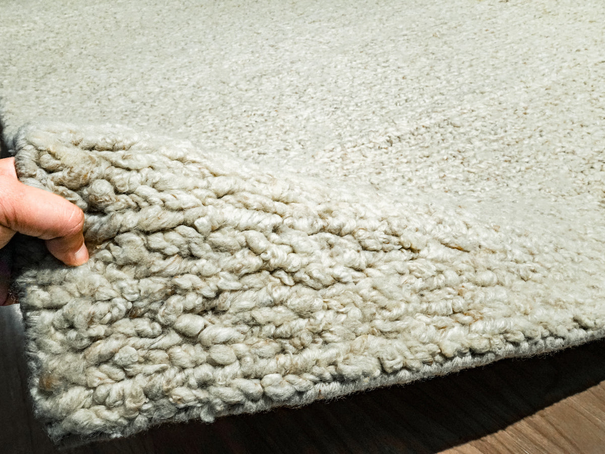 CUS24-26 BG wool rug