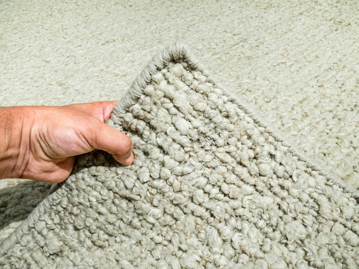 CUS24-26 BG wool rug