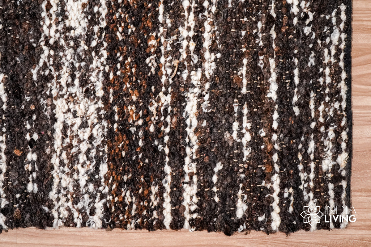 Wool rug placed in an entryway