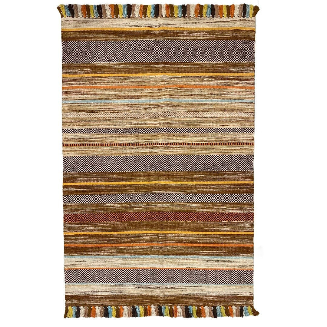 Kilim rug corner view showing flat weave edge
