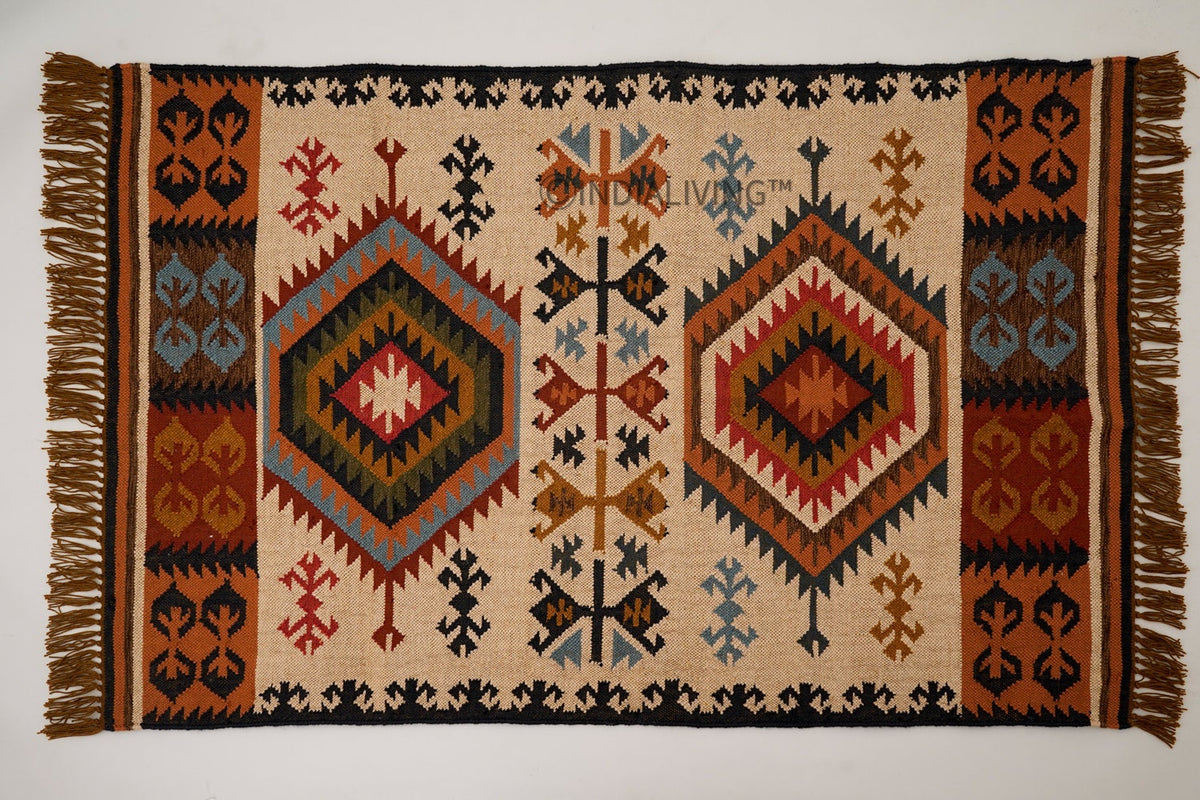 Beige southwestern kilim rug in living room
