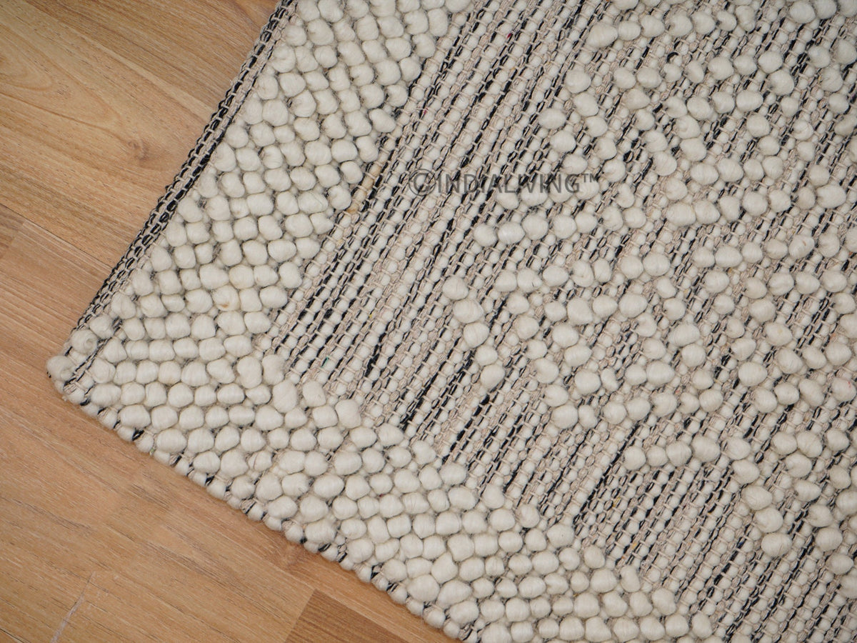 Close-up of braided chunky wool texture