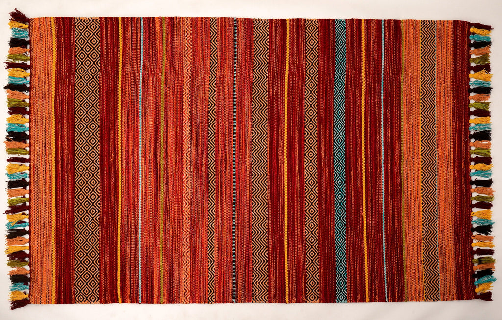 Indian Red Striped Kilim Rug, Vintage Bohemian Room Decoration, Indian Handmade with Moroccan Vibes, Perfect for Christmas Décor