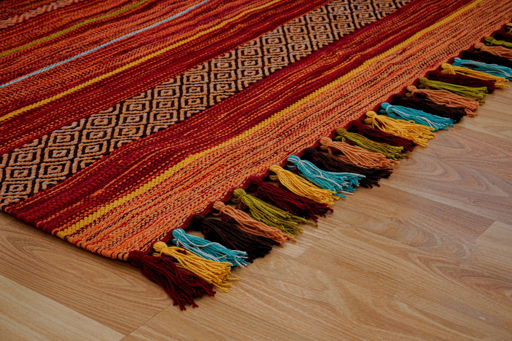 Indian Red Striped Kilim Rug, Vintage Bohemian Room Decoration, Indian Handmade with Moroccan Vibes, Perfect for Christmas Décor