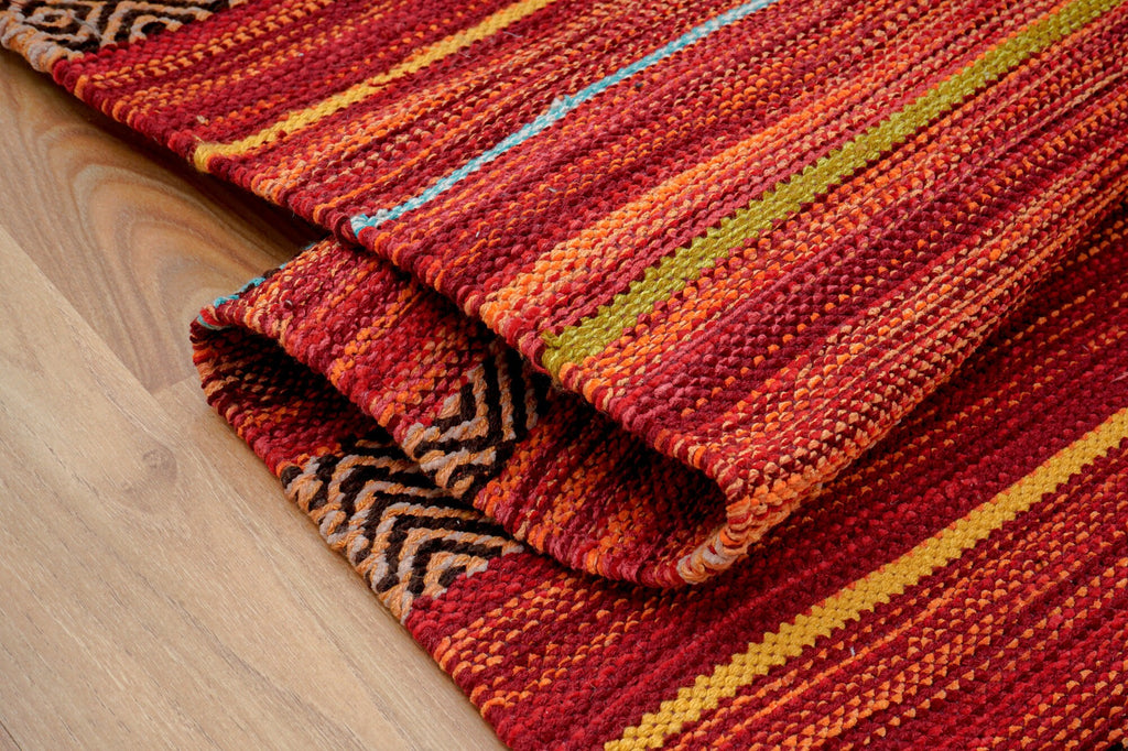 Indian Red Striped Kilim Rug, Vintage Bohemian Room Decoration, Indian Handmade with Moroccan Vibes, Perfect for Christmas Décor