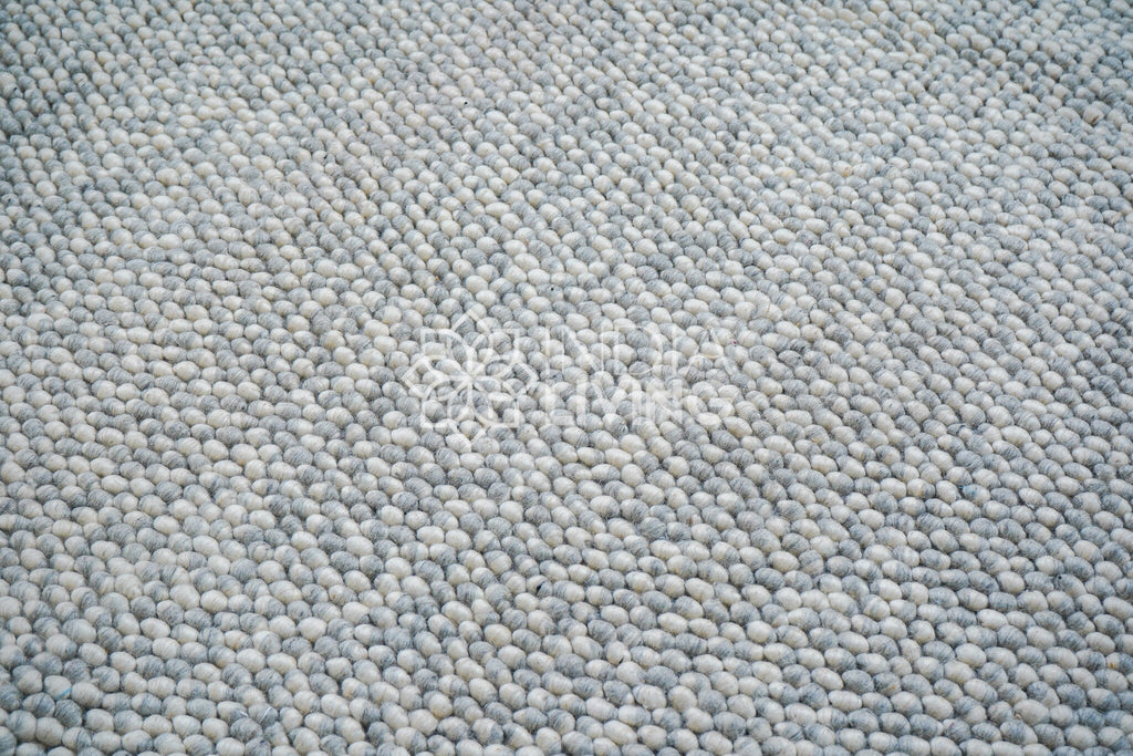 Hand woven Grey Scandinavian inspired Chunky Looped Indoor Wool Rug, Cozy, Felted wool Rug, Custom made area rug