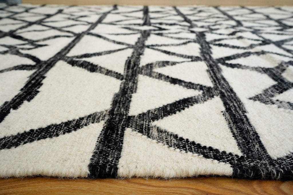 Abstract White Hallway Runner rug, Handwoven Indoor boho Stairway runner, White Black wool Runner, Entryway, Hallway, Stairs Runner Rug