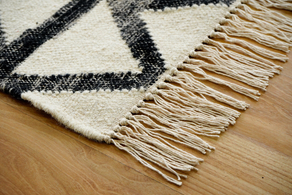 Abstract White Hallway Runner rug, Handwoven Indoor boho Stairway runner, White Black wool Runner, Entryway, Hallway, Stairs Runner Rug