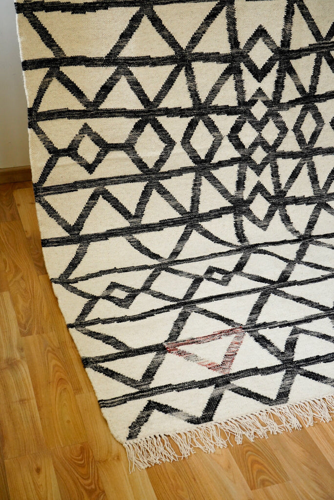 Abstract White Hallway Runner rug, Handwoven Indoor boho Stairway runner, White Black wool Runner, Entryway, Hallway, Stairs Runner Rug