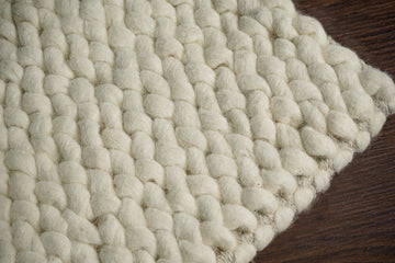 Hand Knotted Ivory Scandinavian Chunky Loop Indoor Wool Rug, Cozy Felted white wool Rug, Customize in any size