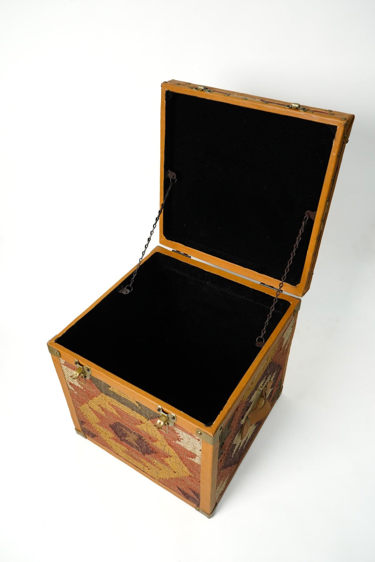 Storage trunk box used as a seat with cushion