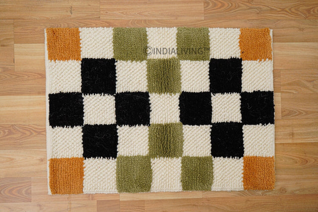 Checkered chunky loop wool rug flat lay