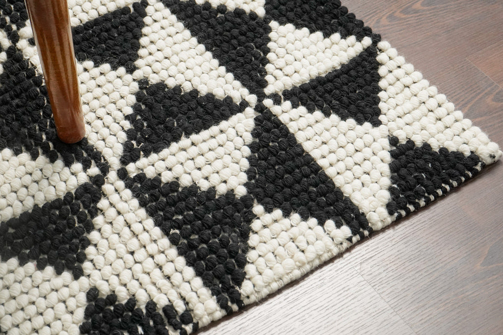 Black white Checkered loop Wool Area rug - Modern Geometric Scandianavian Chunky living room decor rug, Customization available