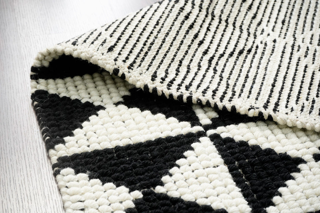 Black white Checkered loop Wool Area rug - Modern Geometric Scandianavian Chunky living room decor rug, Customization available