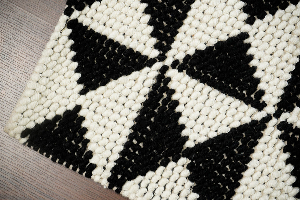 Black white Checkered loop Wool Area rug - Modern Geometric Scandianavian Chunky living room decor rug, Customization available