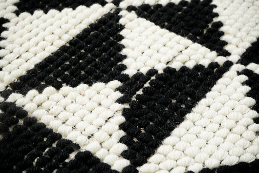 Black white Checkered loop Wool Area rug - Modern Geometric Scandianavian Chunky living room decor rug, Customization available