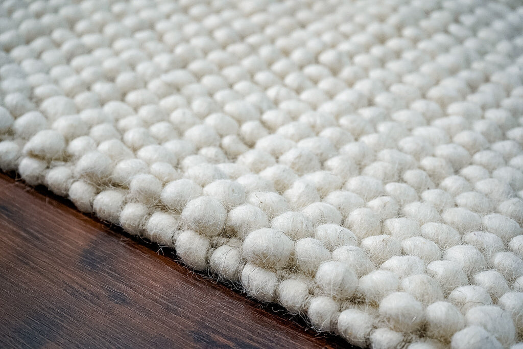 Chunky Looped Fluffy Ivory Wool rug, Soft Scandinavian decor indoor wool rug, Customization available