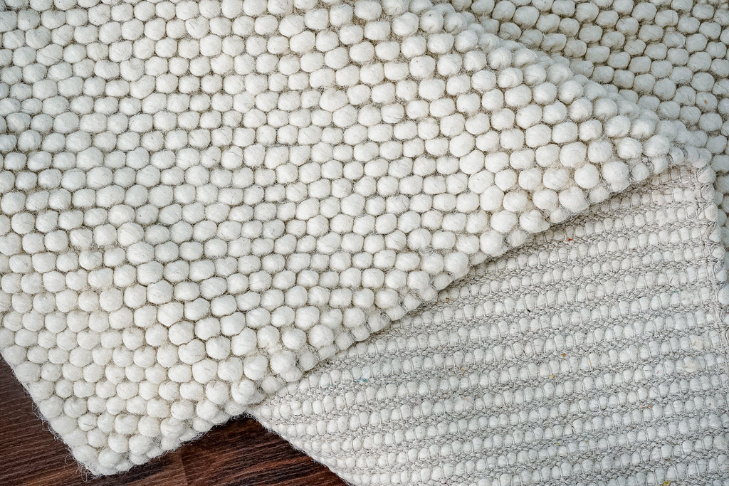 Chunky Looped Fluffy Ivory Wool rug, Soft Scandinavian decor indoor wool rug, Customization available