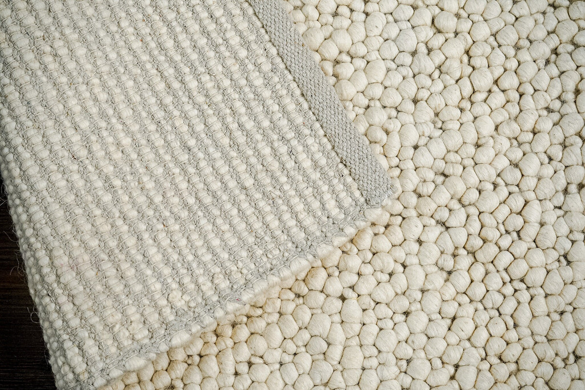 Ivory chunky rug in natural light