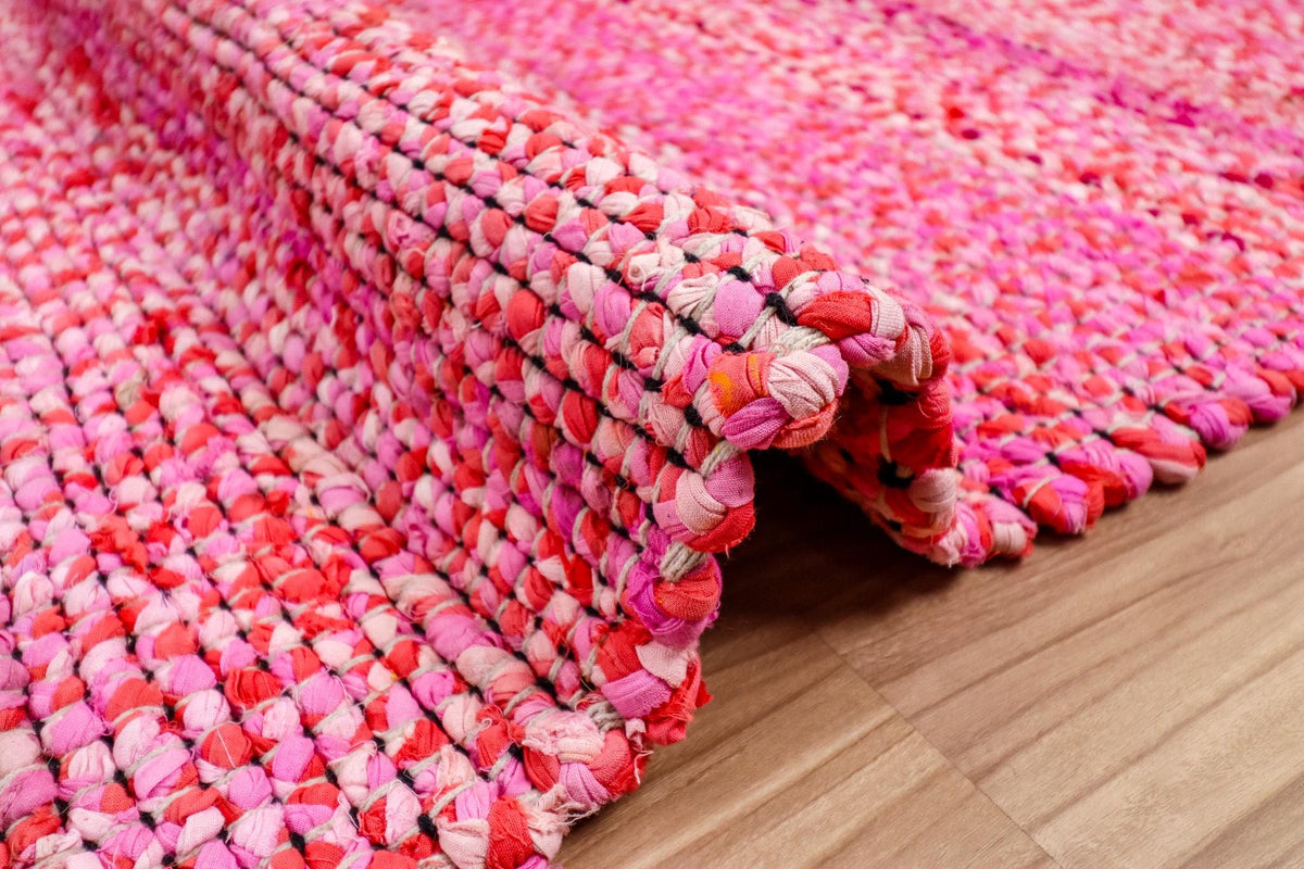 Recycled cotton rag rug edge detail