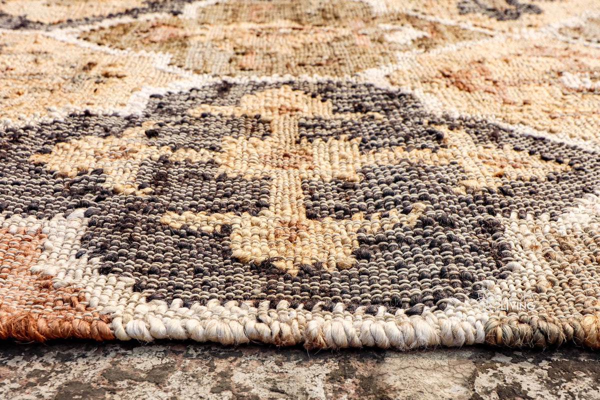 Jute rug color palette black and beige close-up