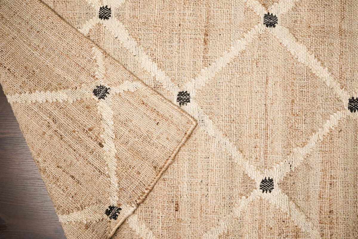 Jute rug edge and border detail