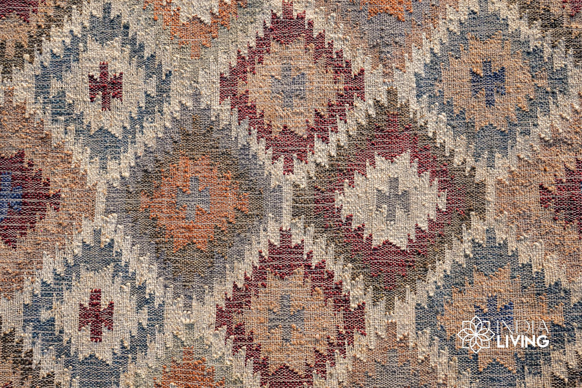 Detail of jute rug edge and fringe finishing