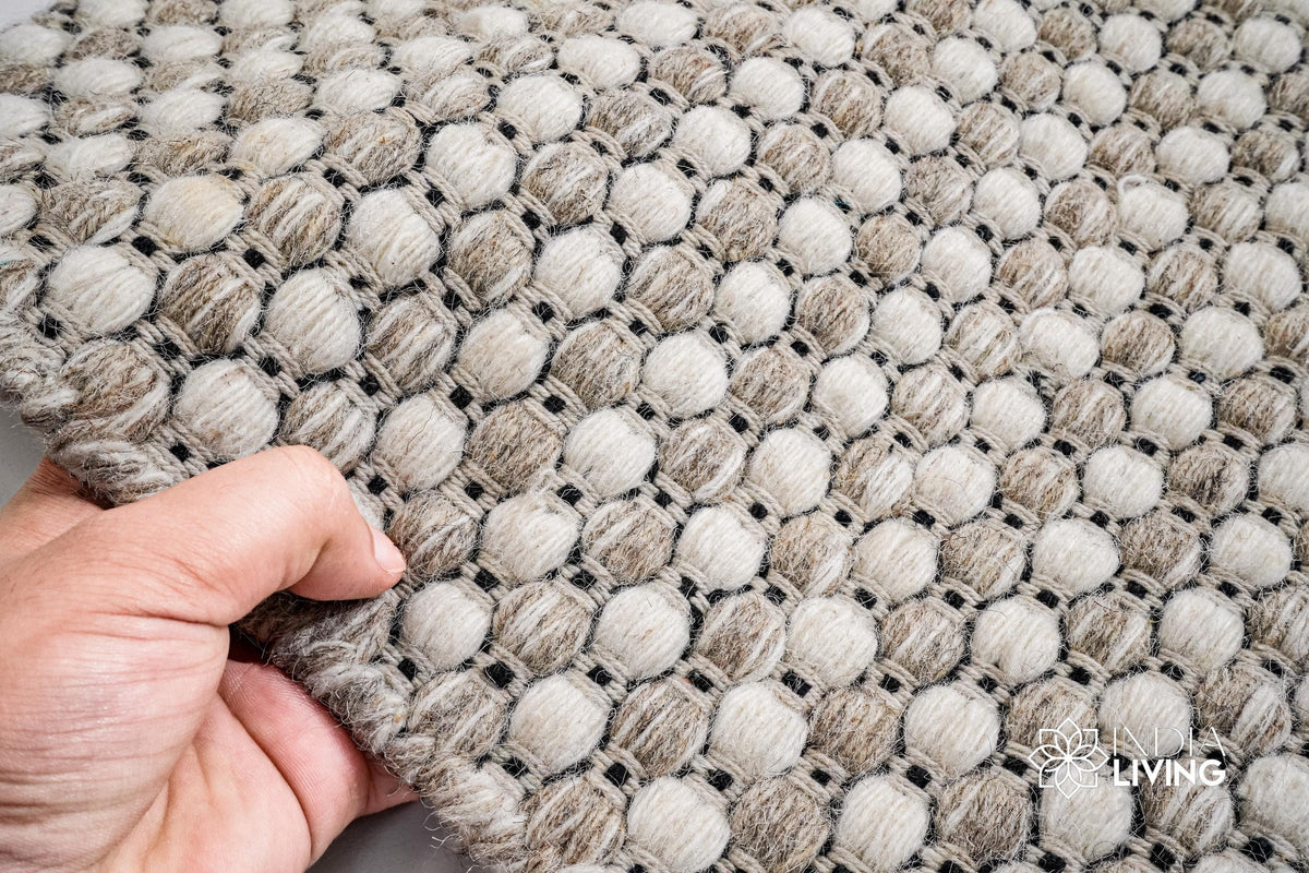 Close-up of ribbed flatweave wool texture