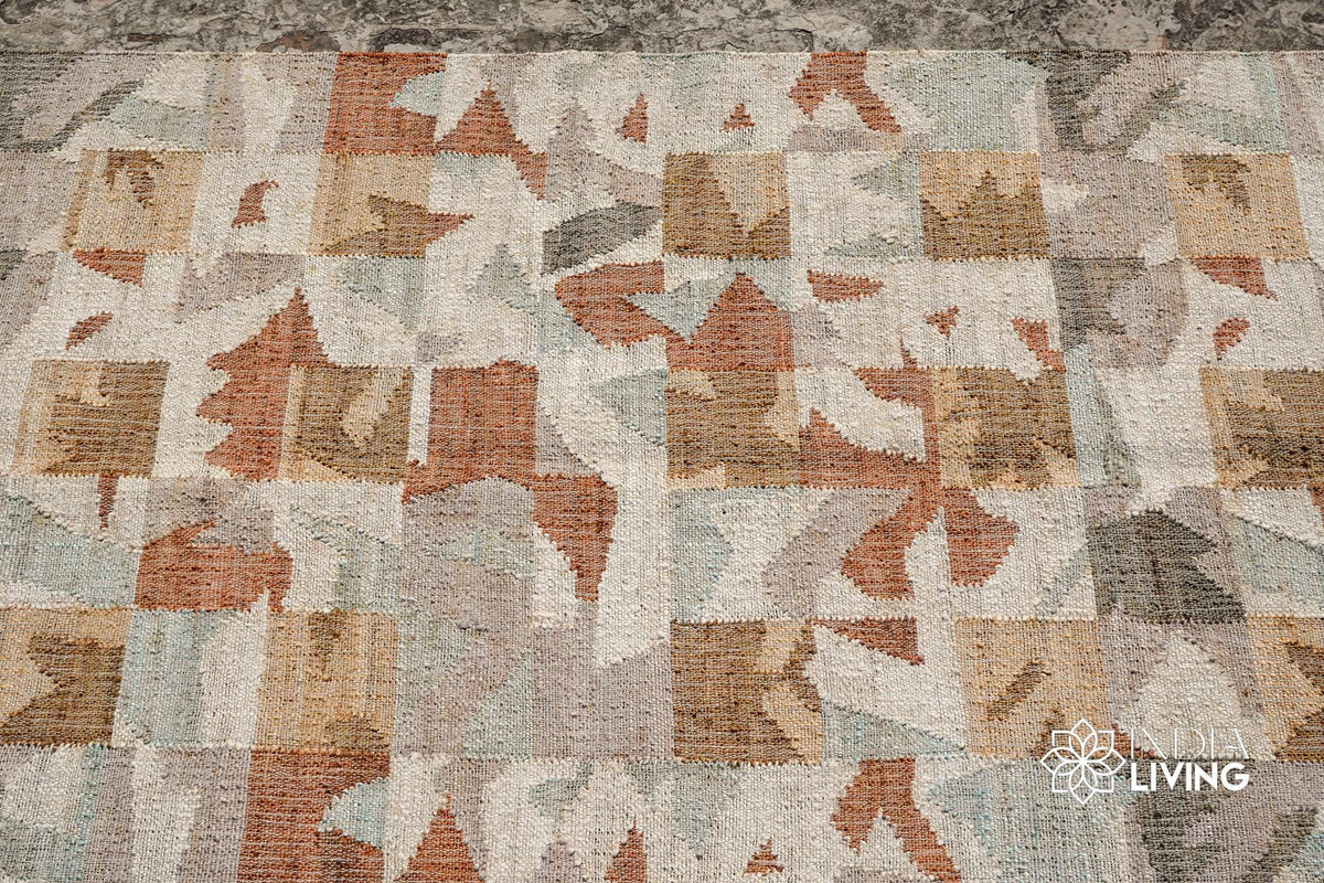 Colourful jute rug corner and edge detail